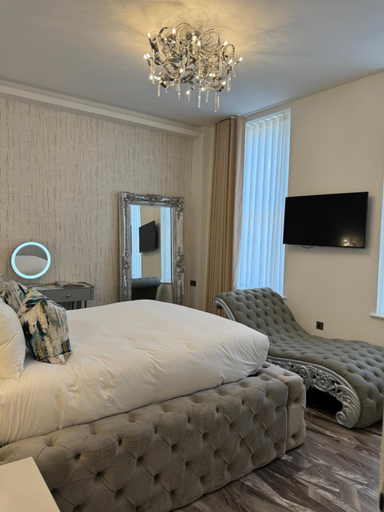 Bedroom 2, Philharmonic Hotel, Sefton