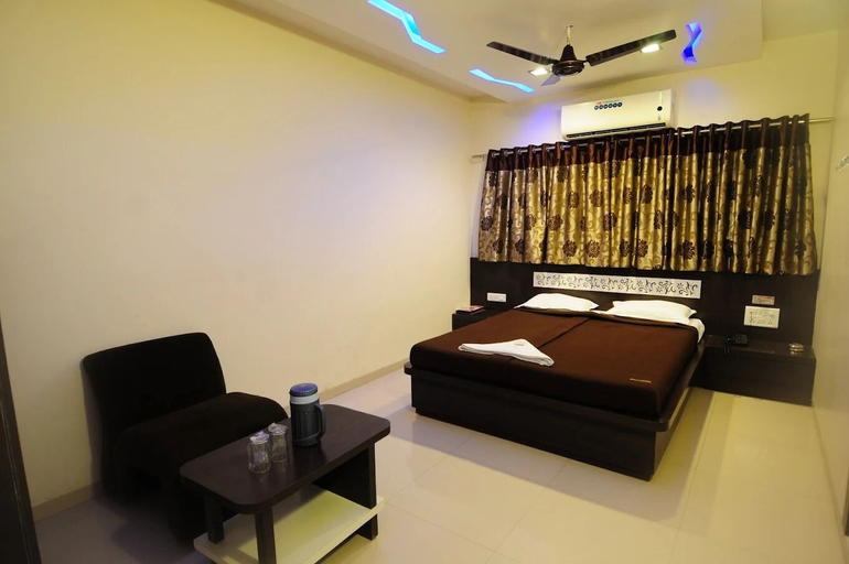 Others 5, hotel skylawn surat, Surat