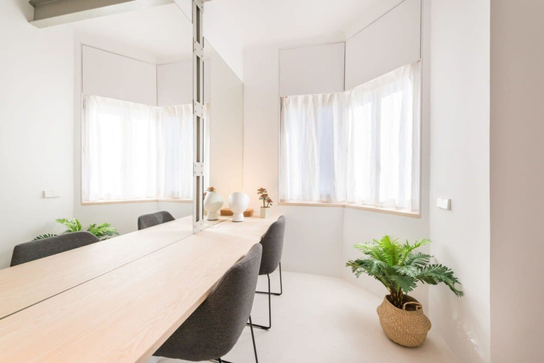 Room 2, Delicias Designer 2 Bedroom Apartment in Atocha, Madrid
