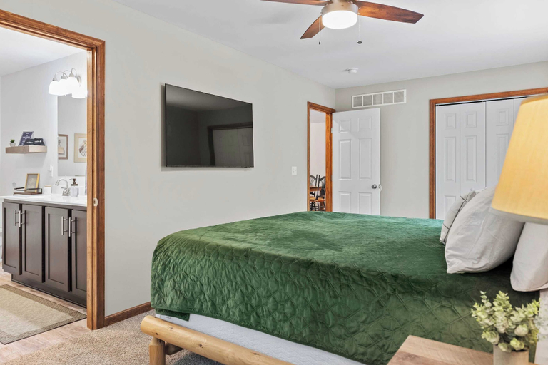 Bedroom 3, Maple Oasis by Avantstay Newly Built w/ Hot Tub, Game Room & Fire Pit, Monroe