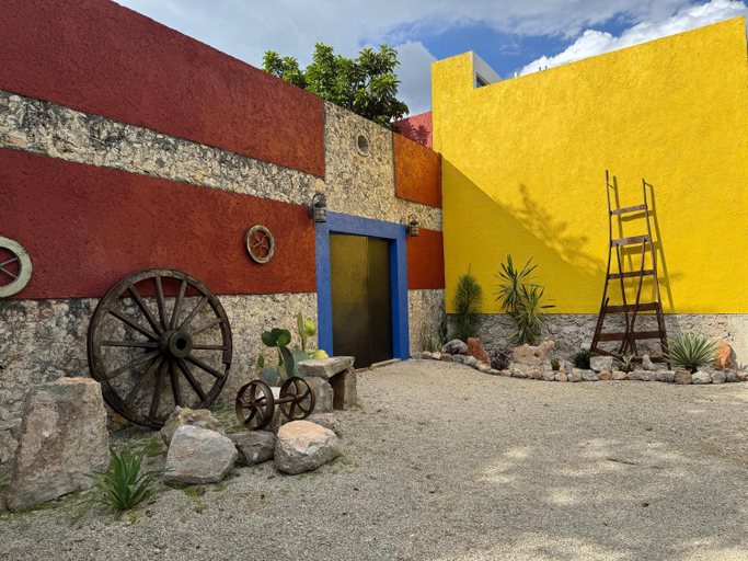 Others 3, Otoch Ixchel, Izamal