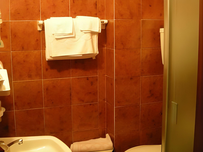 Bathroom 4, Hotel Ristorante Combolo, Sondrio