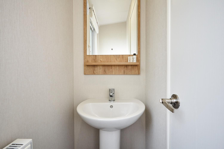 Bathroom 3, Sauchope Links Holiday Lodge and Glamping Park, Fife
