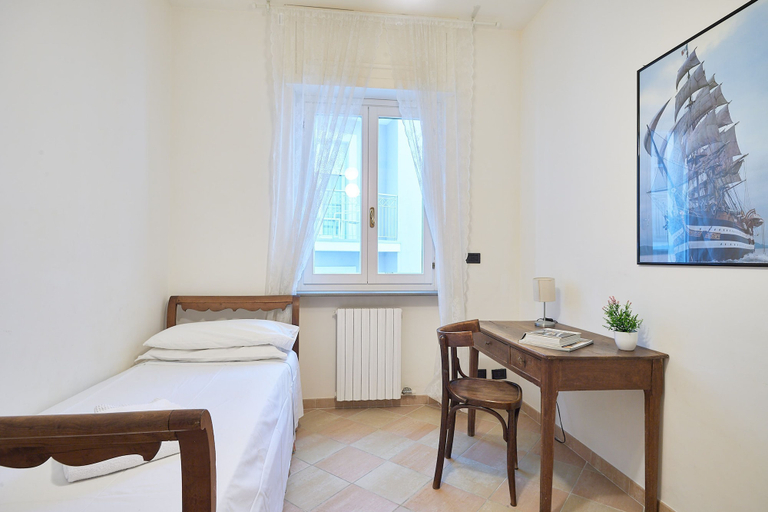Room 4, Acquamarina in Alassio, Savona