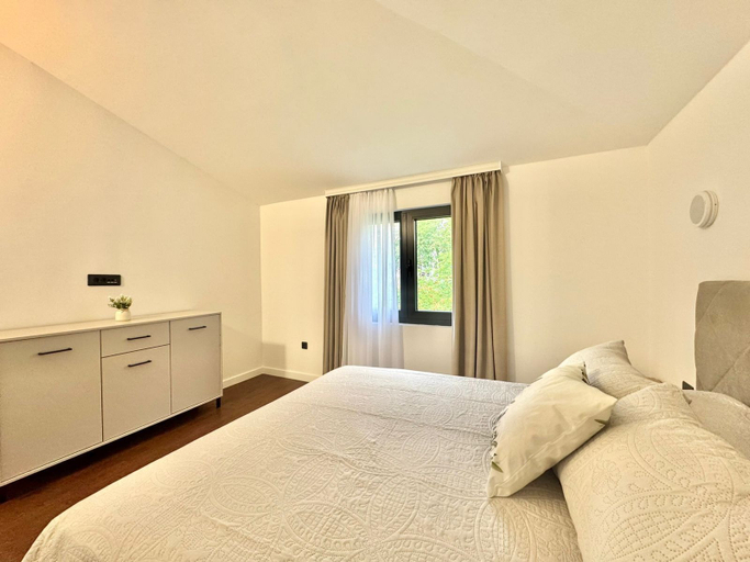 Bedroom 2, Sunny Bay Apartments