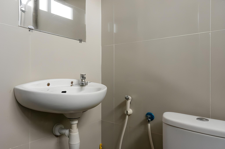 Bathroom 23