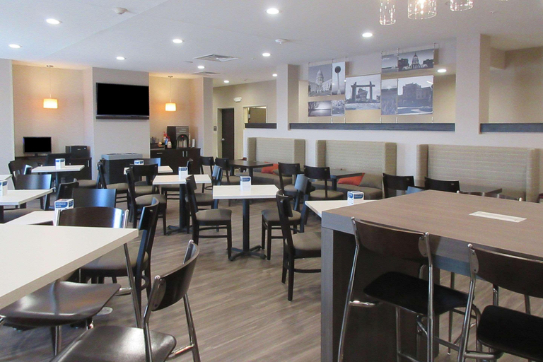 Food & Drinks 5, Sleep Inn & Suites Oregon - Madison, Dane