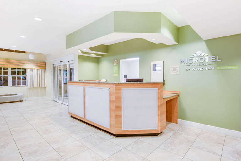 Public Area, Microtel Inn & Suites by Wyndham Saraland/North Mobile, Mobile