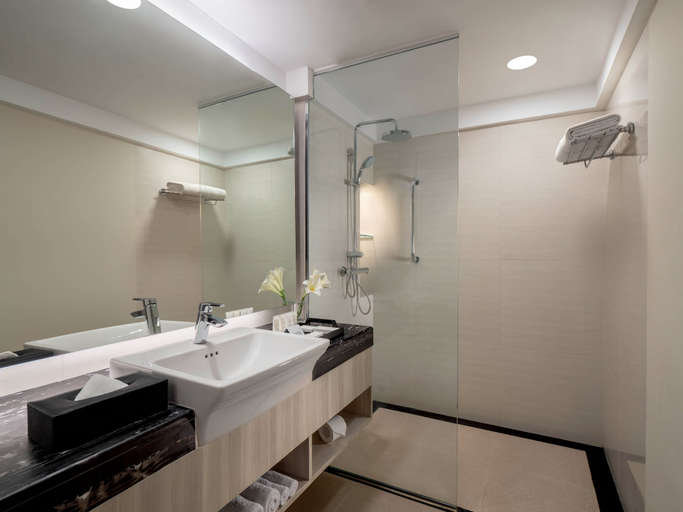 Bathroom 5, AIHO HOTEL MEDAN, Medan