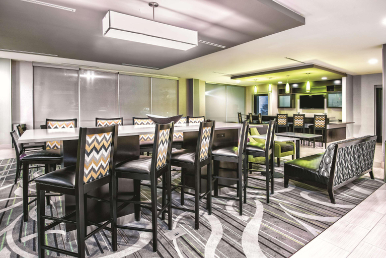 Food & Drinks 5, La Quinta Inn & Suites by Wyndham Monahans, Ward