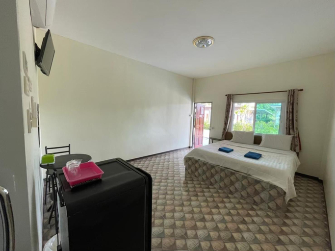 Bedroom 2, โรงแรมสบายดีรีสอร์ท, Tha Bo