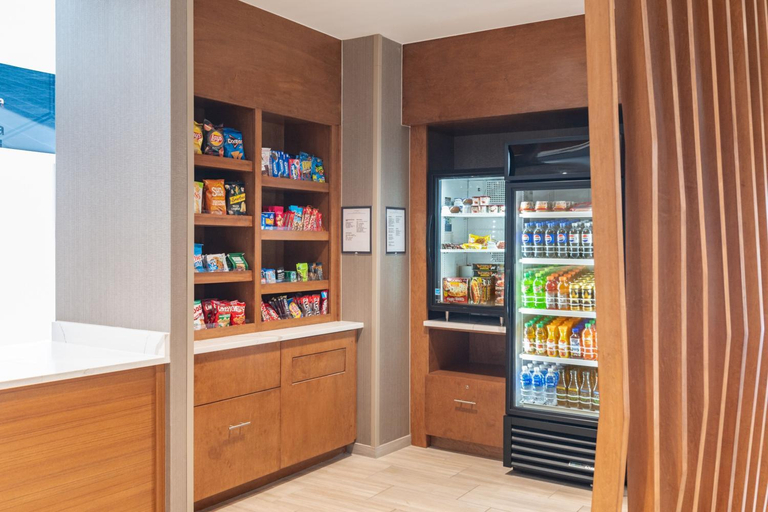 Food & Drinks 4, SpringHill Suites by Marriott Freeport Brunswick, Cumberland