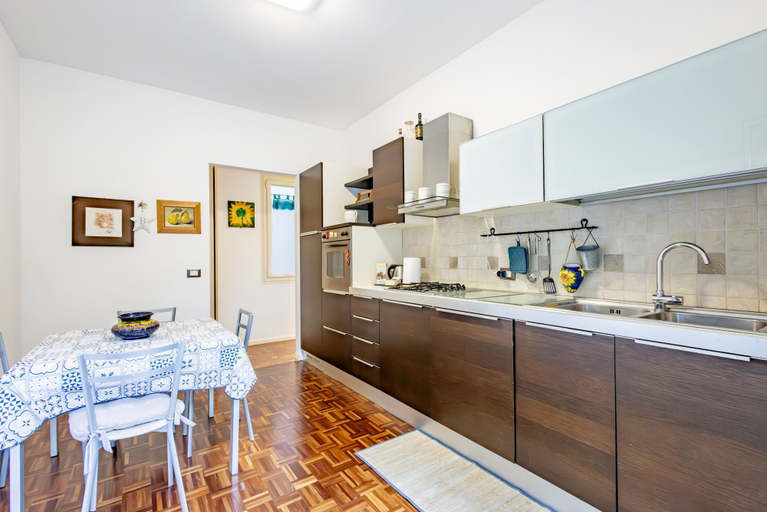 Room 4, Balcony Flat Near the Center by Wonderful Italy, Imperia