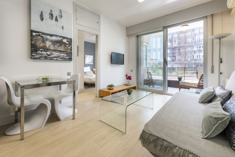 Room 4, M Ore183 Piso de 1 Dormitorio con Terraza-alquile, Madrid