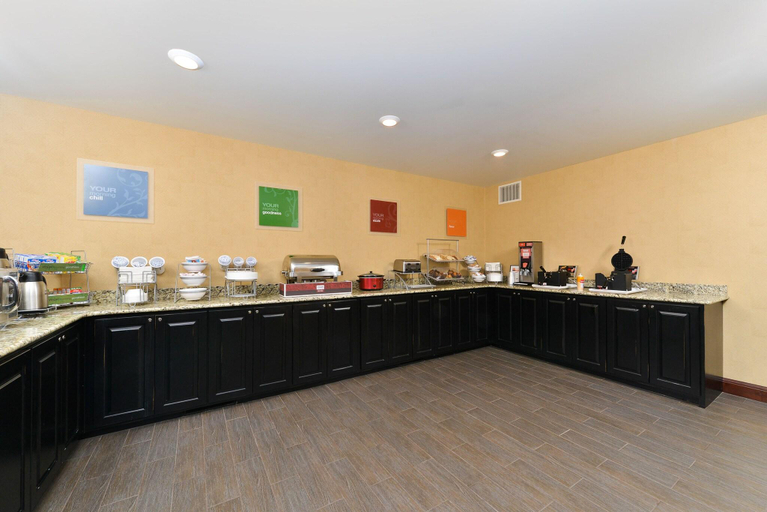 Food & Drinks 5, Comfort Suites near Route 66, Sangamon