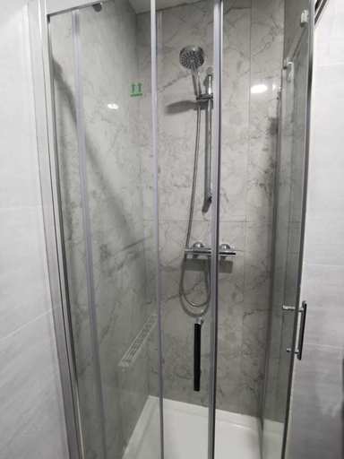Bathroom 4, N20 Inn Hotel