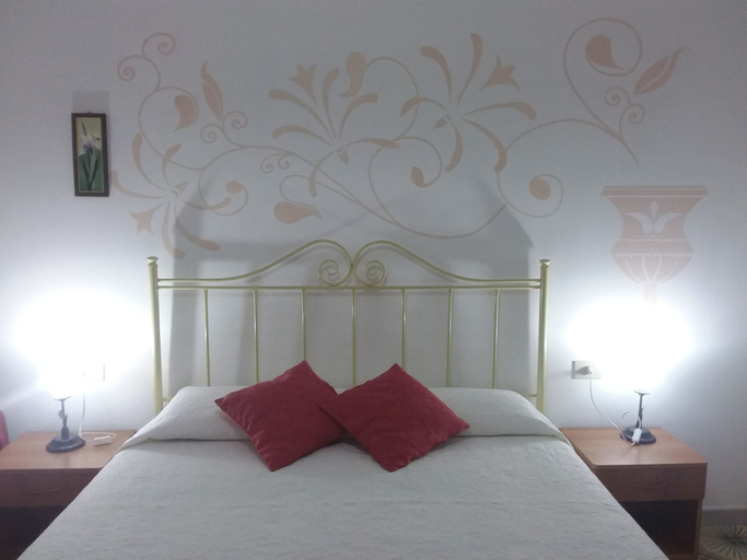 Bedroom 4, Orpheus, Messina