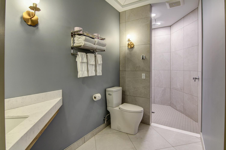 Bathroom 4, Hotel du Jardin, Le Domaine-du-Roy