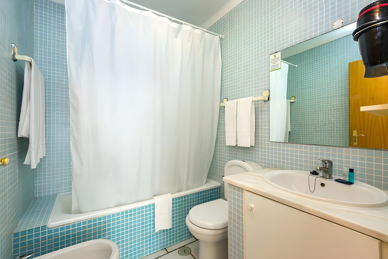 Bathroom 3, Club Ouratlantico, Albufeira