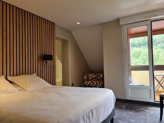 Bedroom 3, Hotel Restaurant La Couronne by K, Bas-Rhin