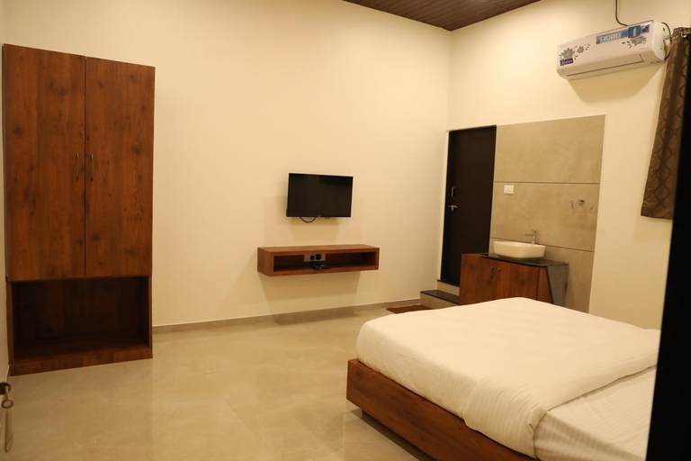 Bedroom 2, Mahalaxmi Executive, Kolhapur