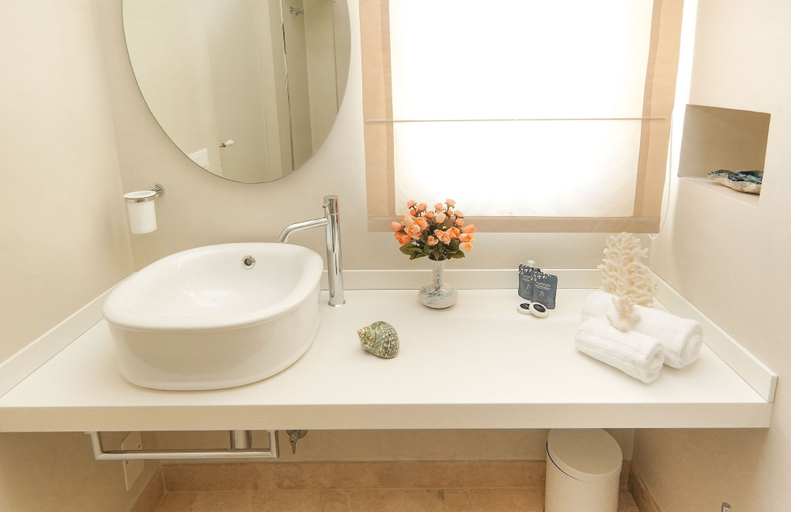 Room 3, Marina Homes Deluxe 1, Syracuse