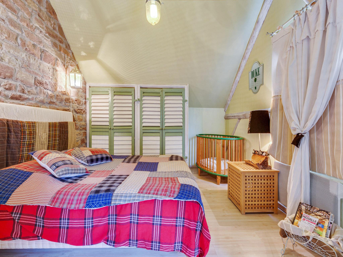 Bedroom 2, Mountain Stay Near Canal, Moselle