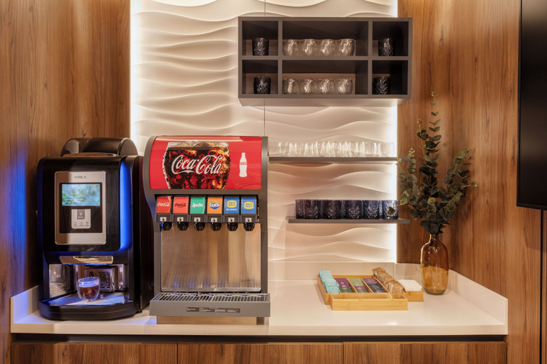 Food & Drinks, Sleepover - Lima Airport, the only in-terminal sleep pods, Callao
