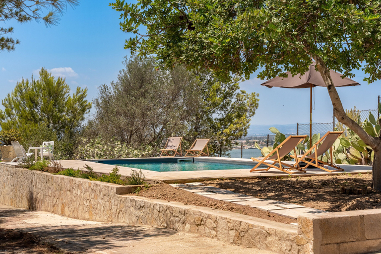Room 5, Il Giardino Delle Esperidi con Piscina by Wonderful Italy, Syracuse