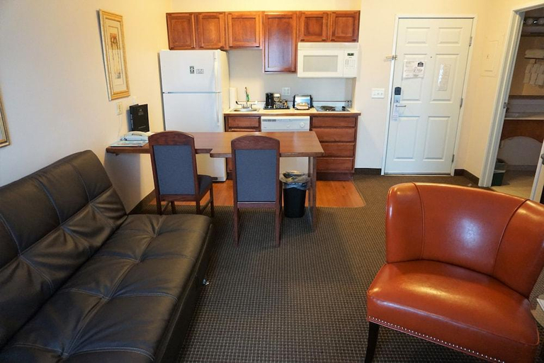 Others 4, River Hills Hotel- Mankato, Blue Earth