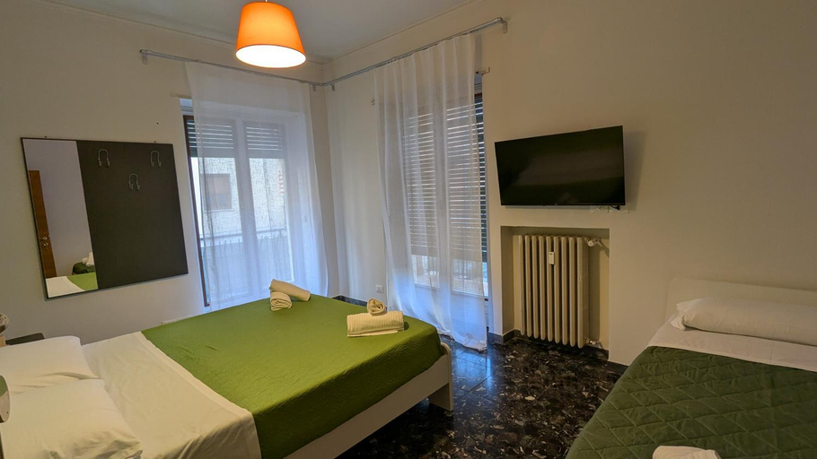 Bedroom 2, Marconi Rooms and Apartments, Verona