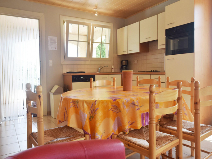 Others 5, Villa near Les Vans Centre, Ardèche
