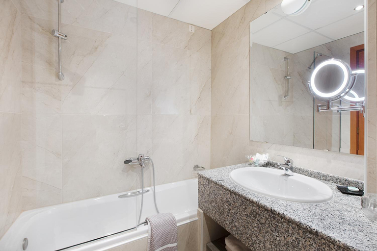 Bathroom 5, Hotel Z Palace & Congress Center, East Macedonia and Thrace