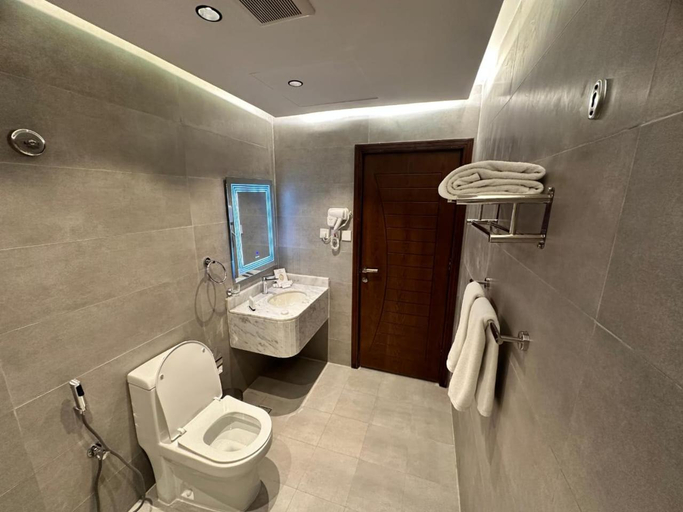 Bathroom 4, Hayat Town Ummluj 1 Hotel, Umluj