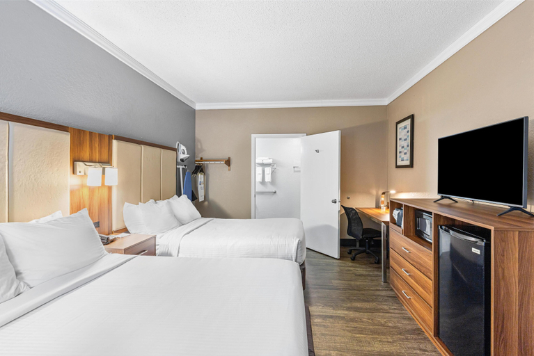 Bedroom 2, SureStay Hotel by Best Western Helen Downtown, White