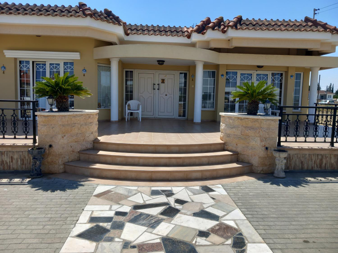 Exterior & Views 1, Vasilis House family room, Larnaca