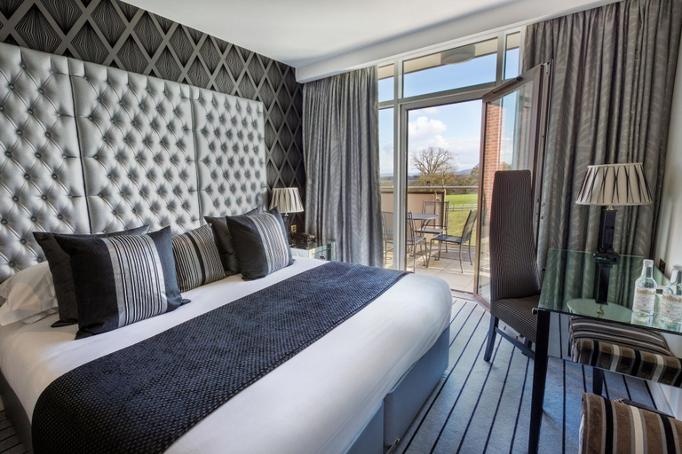Bedroom 3, The Oxfordshire Golf & Spa Hotel, Oxfordshire