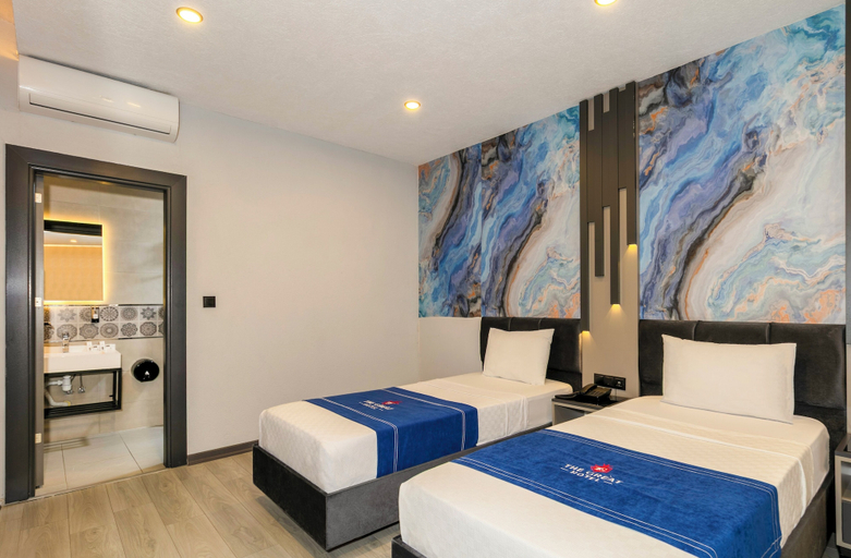 Bedroom 4, The Great Airport Hotel & Restaurant, Arnavutkoy
