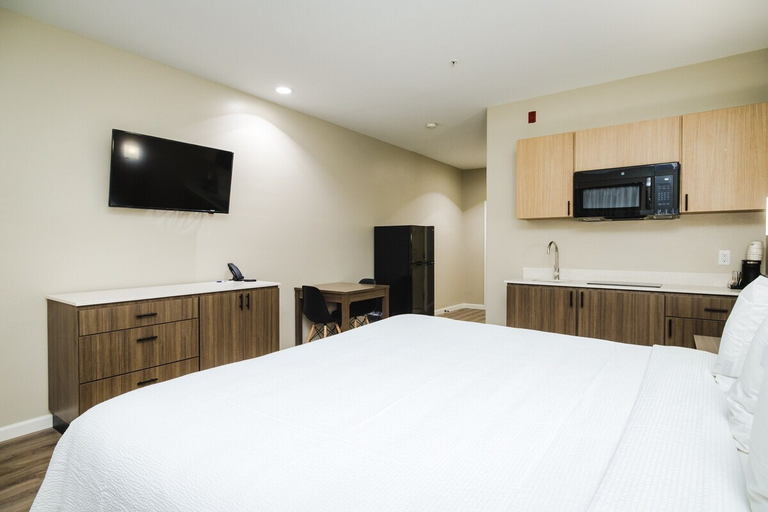 Bedroom 3, SureStay Studio by Best Western Conroe Downtown, Montgomery