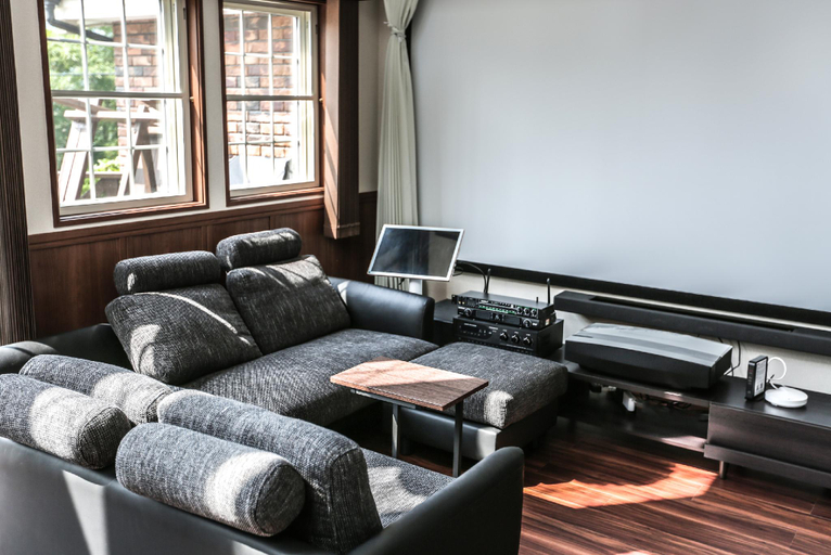 5, WinVilla with Mt. Fuji view, accommodates up to 20 guests, includes BBQ and theater, Oyama