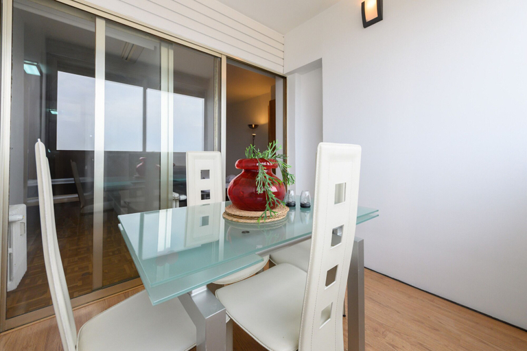 Room 5, M Agpe322 Piso de 2 Dormitorios con Vistas a la C, Madrid