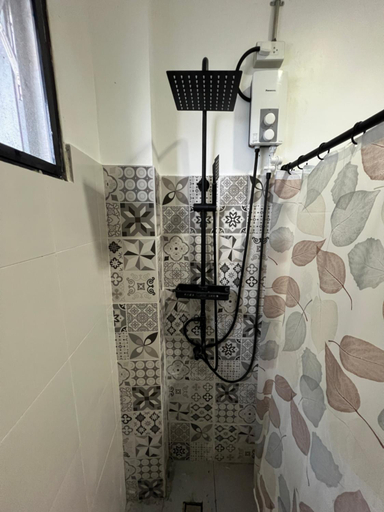 Bathroom 5, HappyNest Hostel Cebu, Cebu City