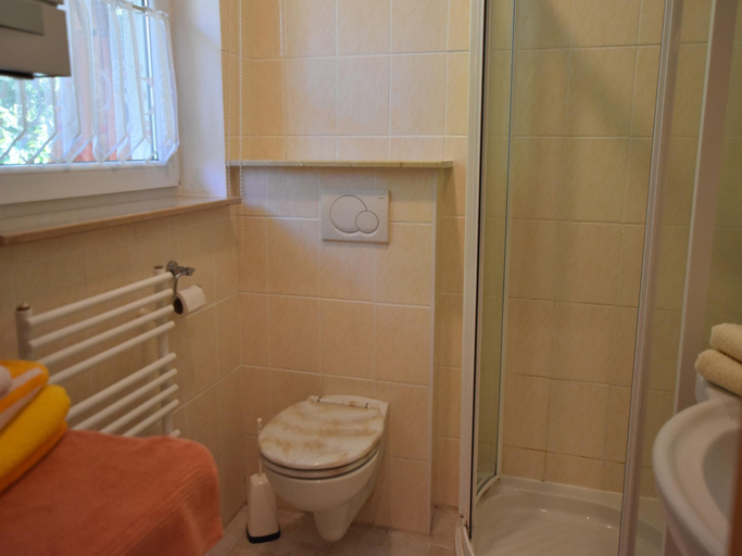 Bathroom 3, Boiensdorf Beachside Bungalow, Nordwestmecklenburg