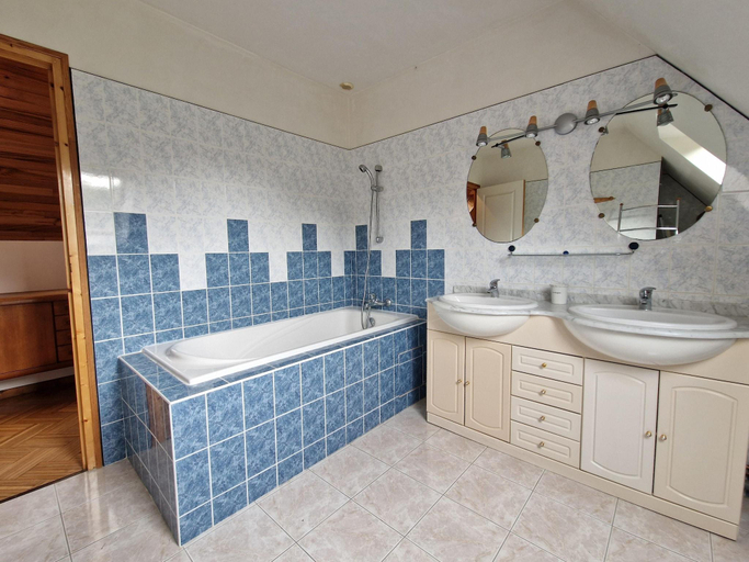 Bathroom 3, Apartment in Benodet near Sandy Beaches, Finistère