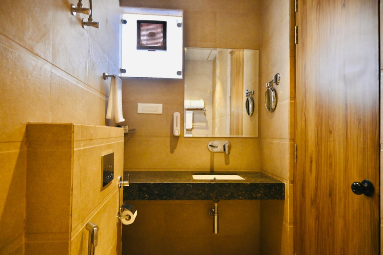 Bathroom, Hotel SS Grand, Kanpur Nagar