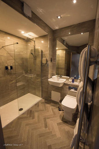 Bathroom 4, Seamill House Hotel, North Ayrshire