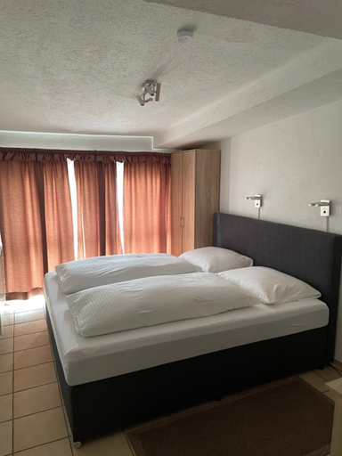 Bedroom 2, Hotel Restaurant Germania, Neuwied