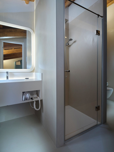 Bathroom 4, Ascesi Resort, Perugia