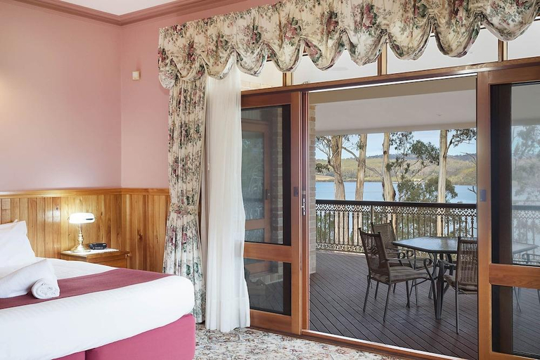 Bedroom 3, Robyns Nest Lakeside Resort, Bega Valley
