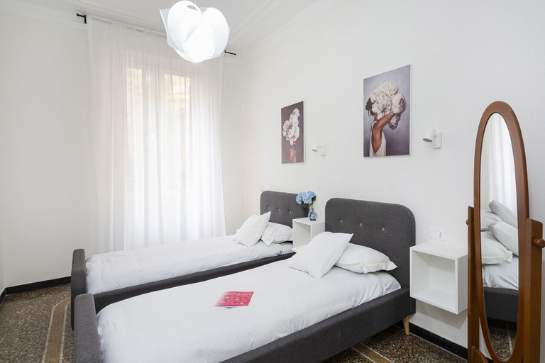 Room 2, Happy Family Apartment by Wonderful Italy, Genova